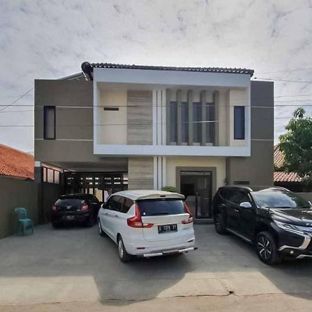 Jatiwangi Syariah Guest House Mitra Reddoorz Majalengka Dış mekan fotoğraf