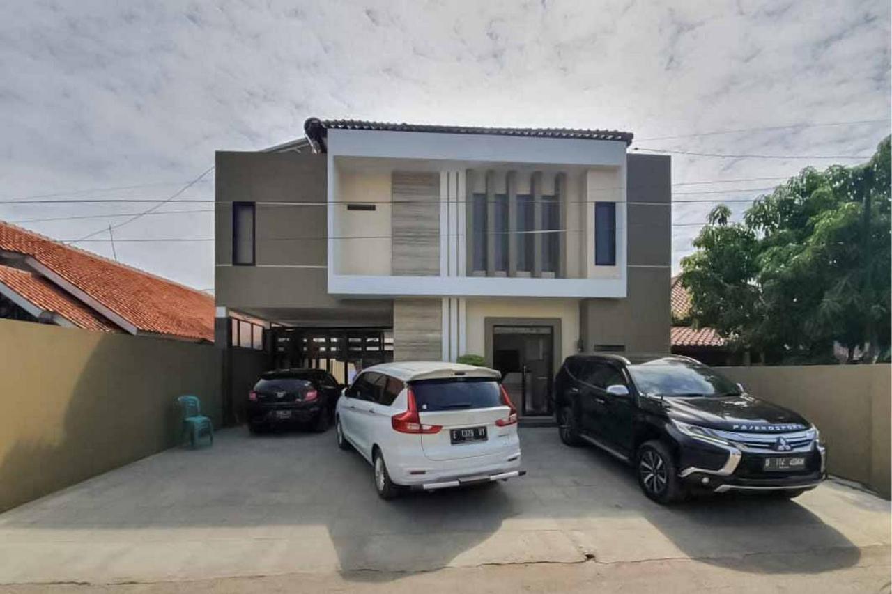Jatiwangi Syariah Guest House Mitra Reddoorz Majalengka Dış mekan fotoğraf