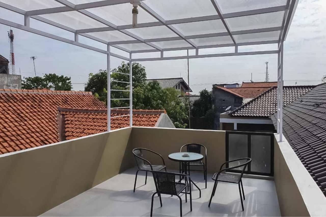 Jatiwangi Syariah Guest House Mitra Reddoorz Majalengka Dış mekan fotoğraf